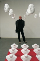 2009, Gips, Stahl, Spiegel, 140 x 30 x 30 cm