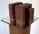 2009, Gips, Stahl, Spiegel, 140 x 30 x 30 cm