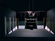 Bühnenbild für Biondidanza, Choreographie Prof. Biondi, " Pesni i tanzi ",  zur Musik des norwegischen Komponisten Dagfin Koch, für das Autonale Festival in Bergen/Norwegen, 2000